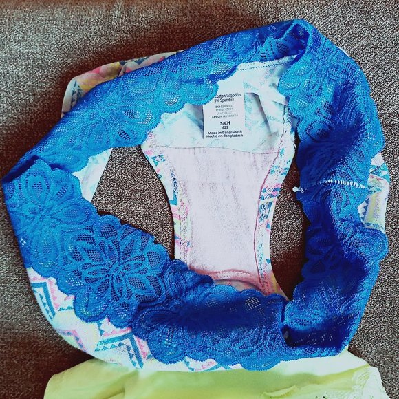 CLEARANCE! Floral Lace Panties Size 5 Small Yellow Green Blue Pink Patterned EUC - Picture 3 of 6